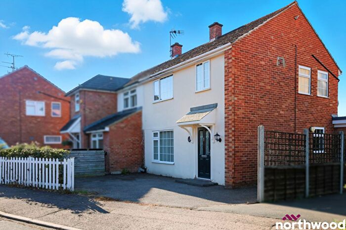 3 Bedroom Semi-Detached House To Rent In Plymouth Road, Chelmsford, CM1