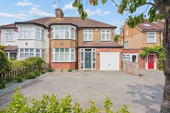 5 Bedroom Semi-Detached House For Sale In Baldwins Lane, Croxley Green, Herts, WD3