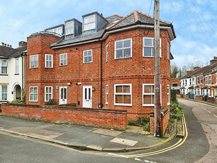 1 Bedroom Apartment For Sale In Beechnut Road, Aldershot, GU12