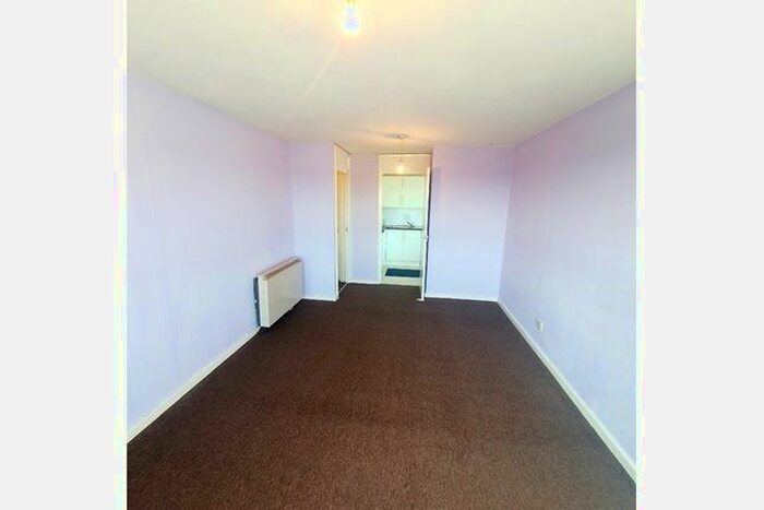 1 Bedroom Flat For Sale In Manston Road, Thanet, Ramsgate, CT12