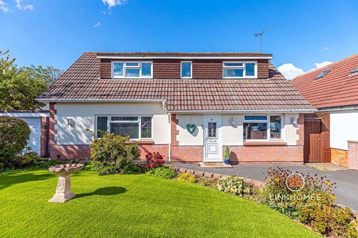 4 Bedroom Detached House For Sale In Enfield Avenue, Poole, BH15