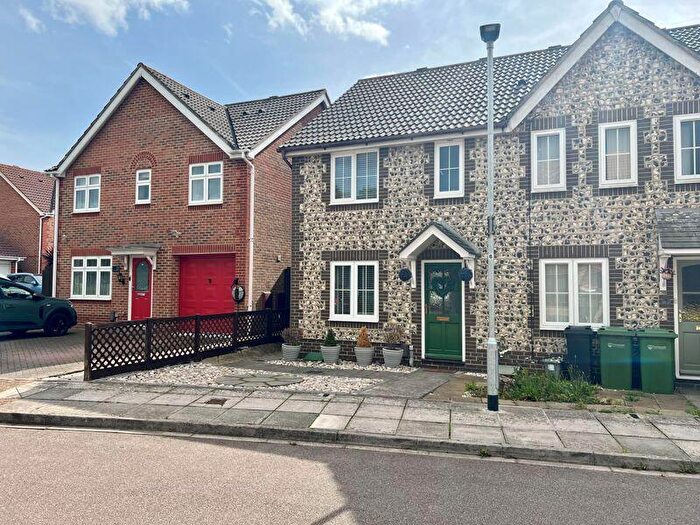 3 Bedroom Semi-Detached House For Sale In Milebush Road, Southsea, PO4