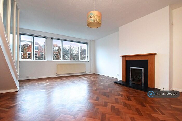3 Bedroom Flat To Rent In Burbage Road, London, SE24