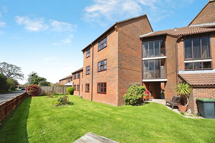 2 Bedroom Flat For Sale In Gilbert Mead, Hayling Island, Hampshire, PO11