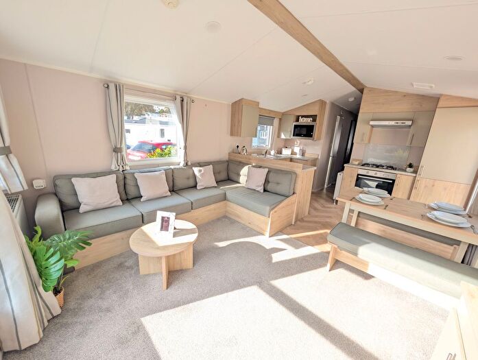 2 Bedroom Park Home For Sale In Waterside Coastal Holiday Park, Three Beaches, Dartmouth Rd Paignton, TQ4