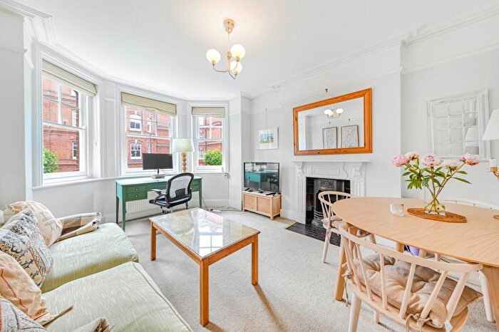 2 Bedroom Flat To Rent In Queen's Club Gardens, London, W14