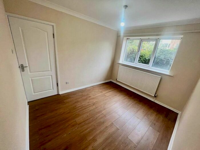 2 Bedroom Flat To Rent In Cavendish Court, Cavendish Road, Barnsley, S75