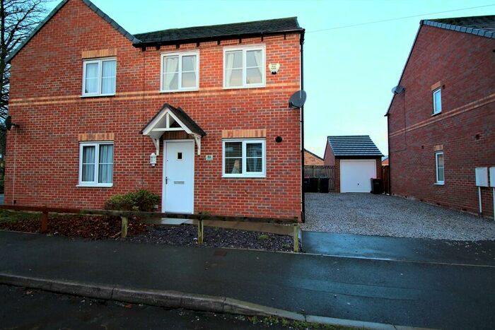 3 Bedroom Semi-Detached House To Rent In Park Road, Wath-upon-dearne, S63
