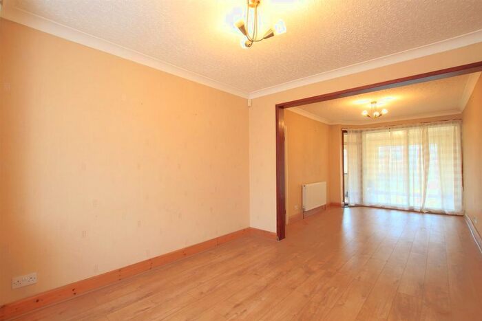 3 Bedroom Semi-Detached House To Rent In Roseville Road, Hayes, UB3