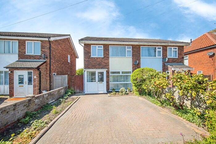 3 Bedroom Semi-Detached House For Sale In Broadway Villas, Ipswich, IP1