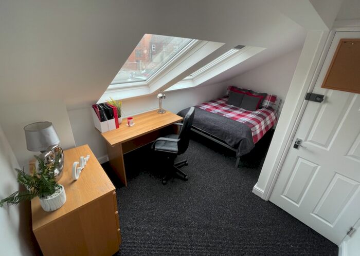 6 Bedroom House To Rent In West Parade, Lincoln, LN1