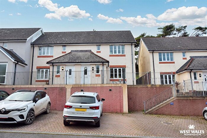 2 Bedroom Semi-Detached House For Sale In Y Glyn, Hayscastle, Haverfordwest, SA62