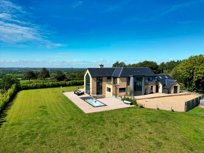 4 Bedroom Detached House For Sale In Ivy Lane, Great Brickhill, MK17