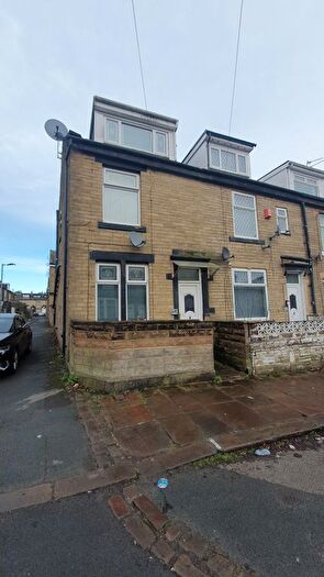 4 Bedroom Terraced House For Sale In Willow Street, Bradford, BD8