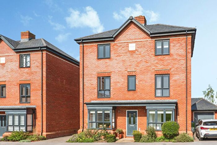 5 Bedroom Detached House For Sale In Hospital Road, Wellesley, Aldershot, Hampshire, GU11