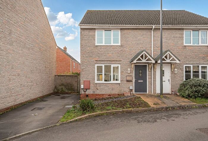 3 Bedroom Semi Detached House For Sale In Walter Road, Frampton Cotterell, Bristol, Gloucestershire, BS36