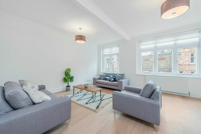 3 Bedroom Flat To Rent In Welbeck Street, London, W1G