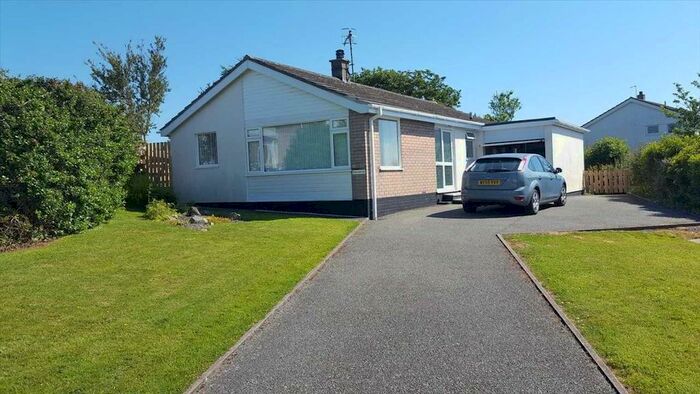 2 Bedroom Detached Bungalow For Sale In Gwelfor Estate, Cemaes Bay, LL67