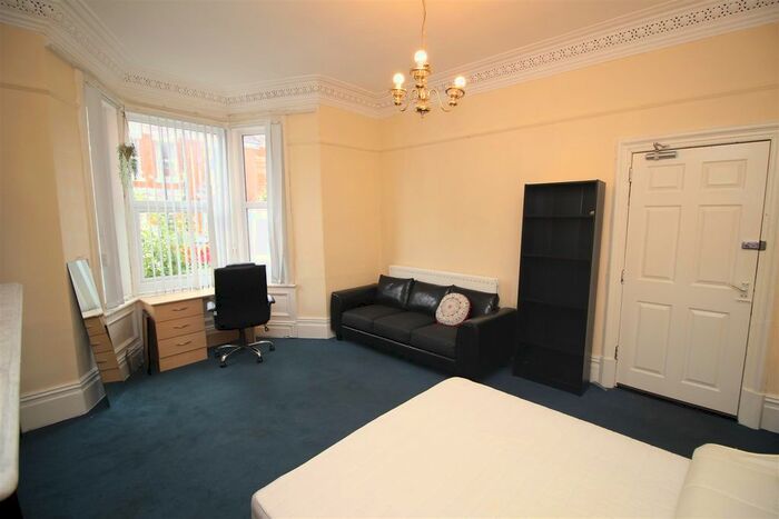 5 Bedroom Terraced House To Rent In Sunbury Avenue, West Jesmond, Newcastle Upon Tyne, NE2