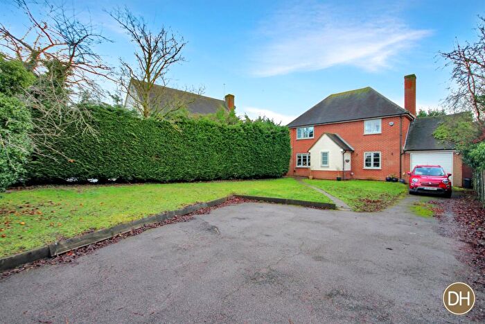 4 Bedroom Detached House For Sale In High Road, North Weald, Essex, CM16