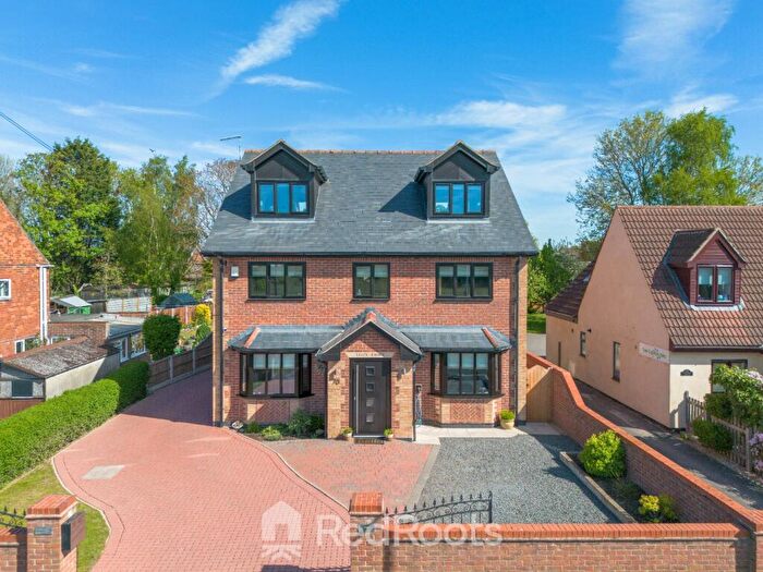 6 Bedroom Detached House For Sale In Lizzy Croft, Doncaster Road, Westwoodside, Doncaster, Lincolnshire, DN9