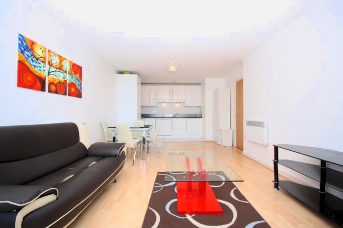 2 Bedroom Apartment To Rent In The Sphere, Canning Town, London, E16
