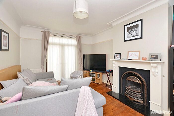 3 Bedroom Semi-detached House For Sale In Latham Avenue, Runcorn, WA7