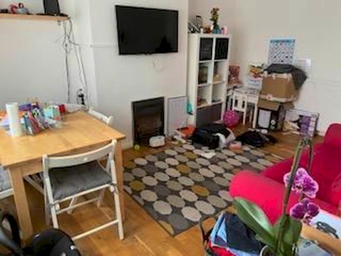 2 Bedroom Flat To Rent In Oxtoby Way, Streatham, SW16