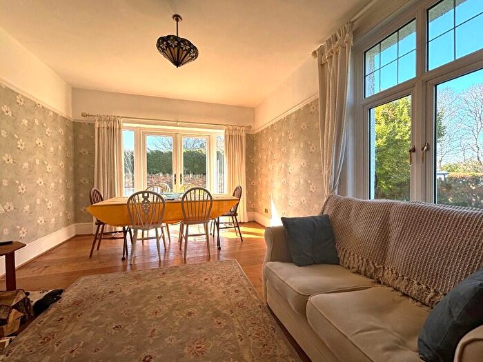 5 Bedroom Detached House For Sale In Ferry Road, BH19 - Photo 10