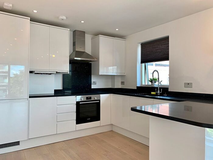 2 Bedroom Flat For Sale In Ongar Road, Brentwood, CM15