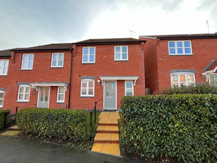 3 Bedroom Town House To Rent In King Lane, Burton-On-Trent, DE13