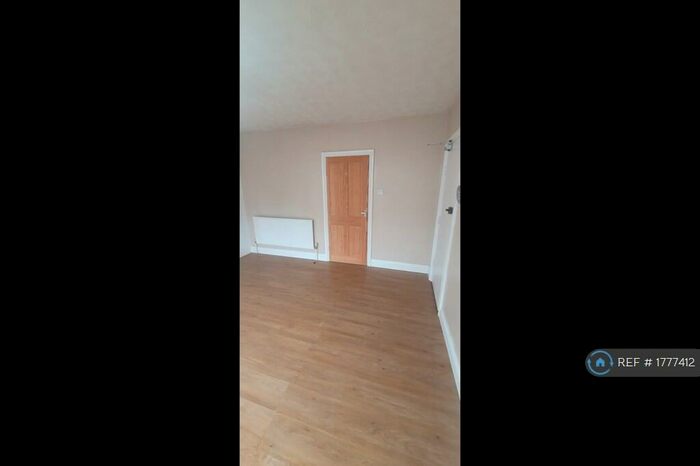 1 Bedroom Flat To Rent In Cavendish Road, Felixstowe, IP11