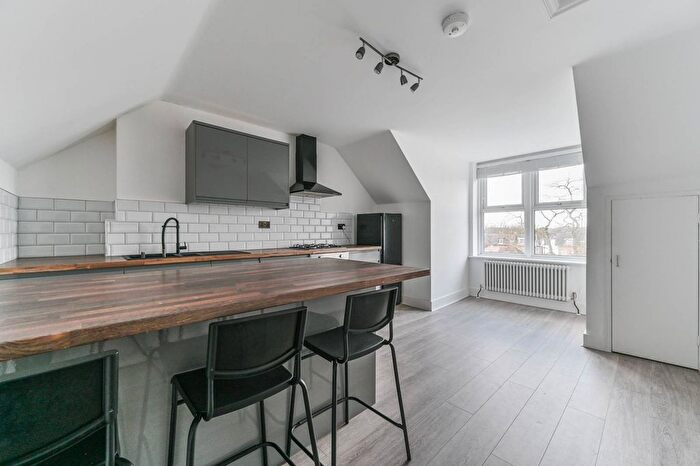 2 Bedroom Flat To Rent In Selhurst Road, Selhurst, London, SE25