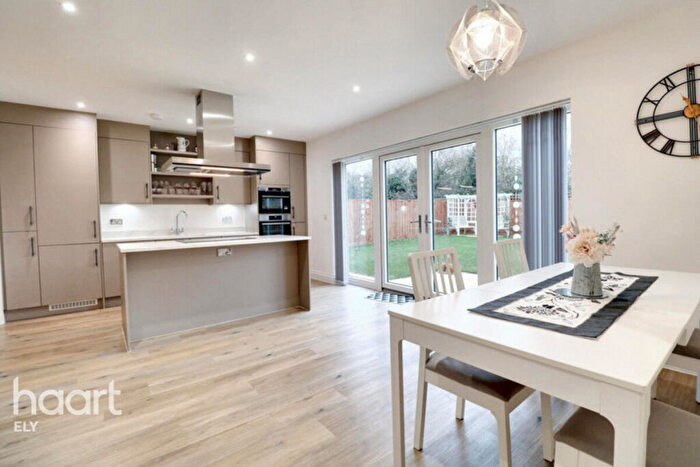 4 Bedroom Detached House For Sale In Walnut Drive, Haddenham, CB6