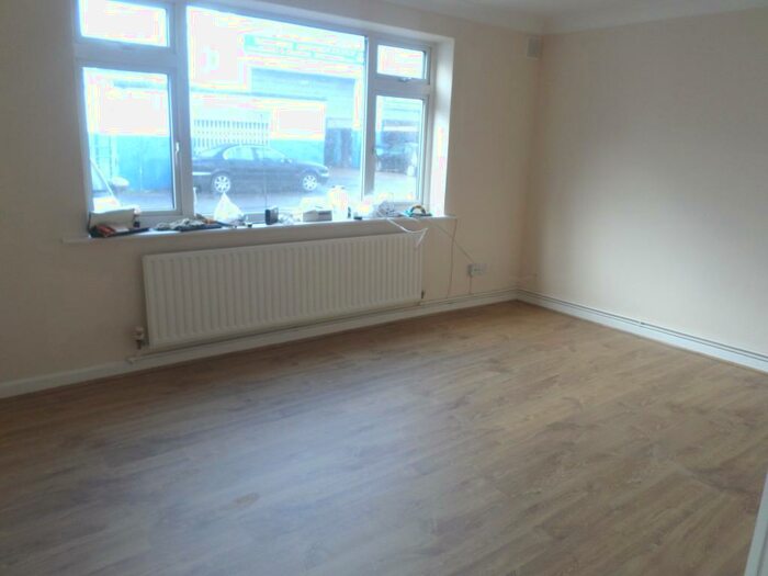 2 Bedroom Flat To Rent In Station Terrace, Wimborne, BH21