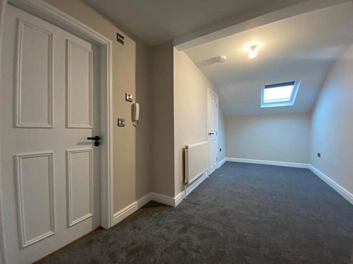 1 Bedroom Flat To Rent In Warwick Road, Chorlton, Manchester, M21