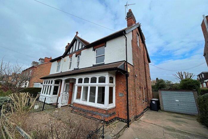 4 Bedroom Semi-Detached House To Rent In Cromwell Road, Beeston, NG9