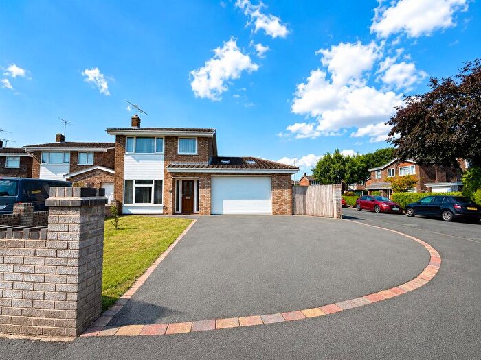 3 Bedroom Detached House For Sale In Heol Dafydd, Wrexham, LL12