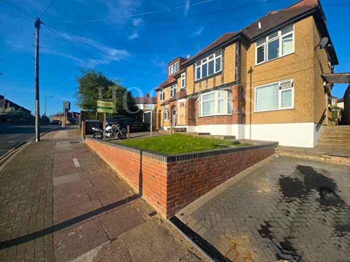 2 Bedroom Apartment To Rent In Tanfield Avenue, London, NW2