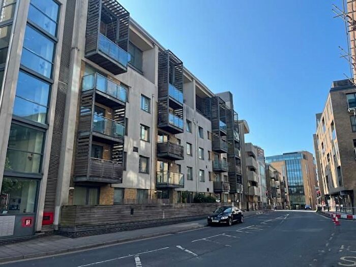 2 Bedroom Flat To Rent In Horsted Court, Kingscote Way, Brighton, BN1