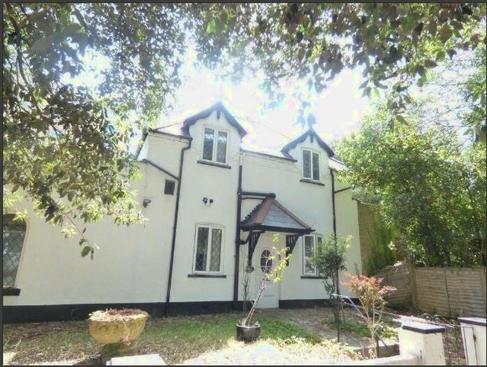 Cottage To Rent In Manor Road, Bournemouth, BH1