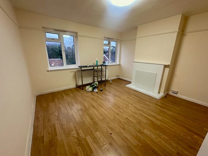2 Bedroom Flat To Rent In High Street, Ruislip, HA4