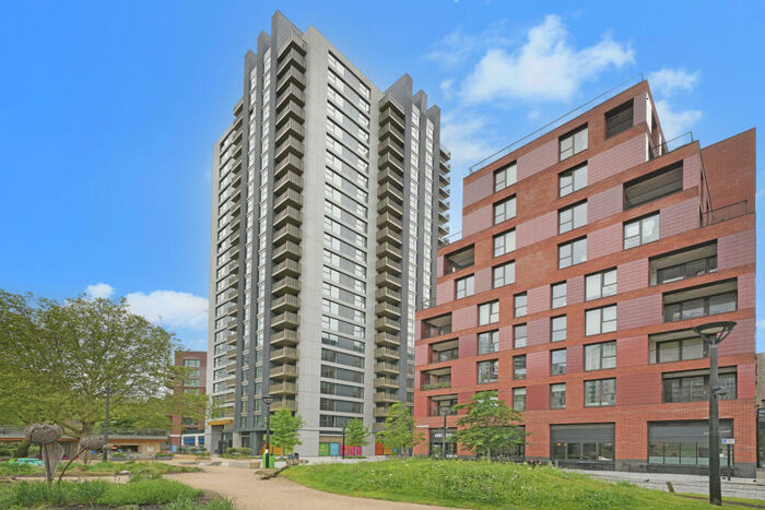 2 Bedroom Flat To Rent In Hawksbury Heights, Hewson Way, SE17