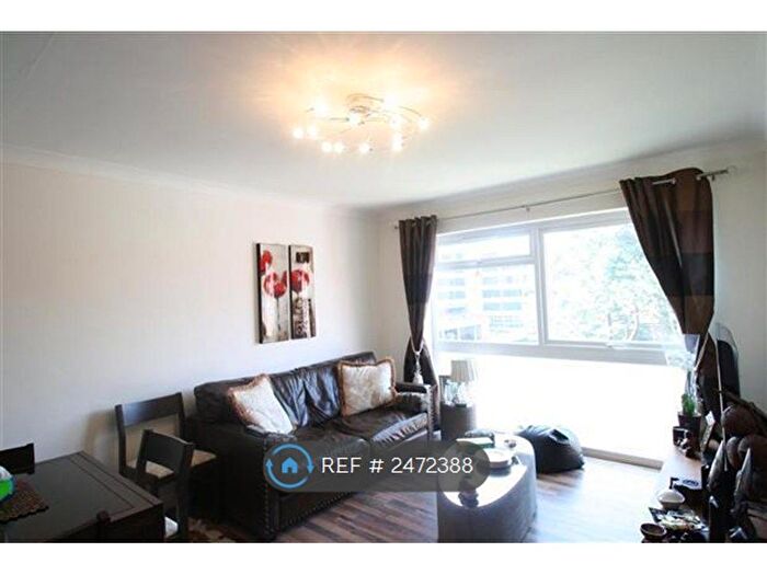 1 Bedroom Flat To Rent In Grange Gardens, Southgate, N14