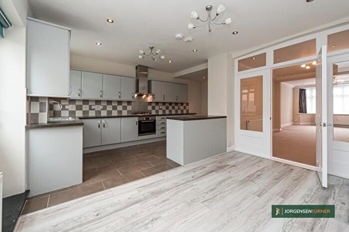 4 Bedroom Property To Rent In Park View, Acton, W3