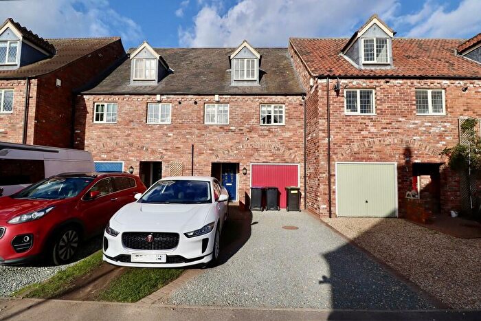 3 Bedroom Town House For Sale In Hambleton Avenue, North Hykeham, Lincoln, LN6