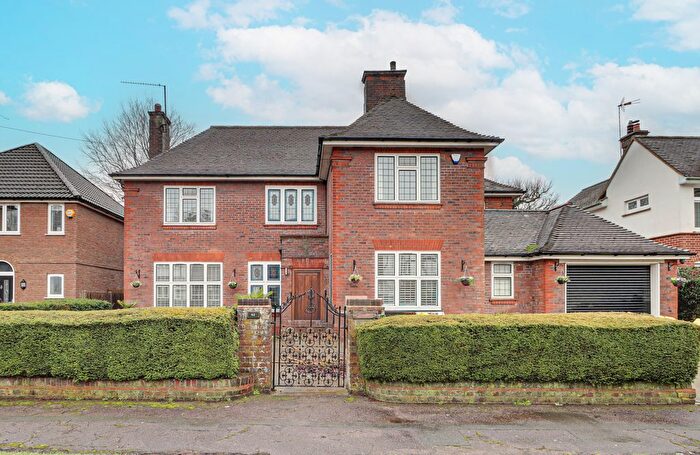 5 Bedroom Detached House For Sale In Ludlow Avenue, Luton, Bedfordshire, LU1