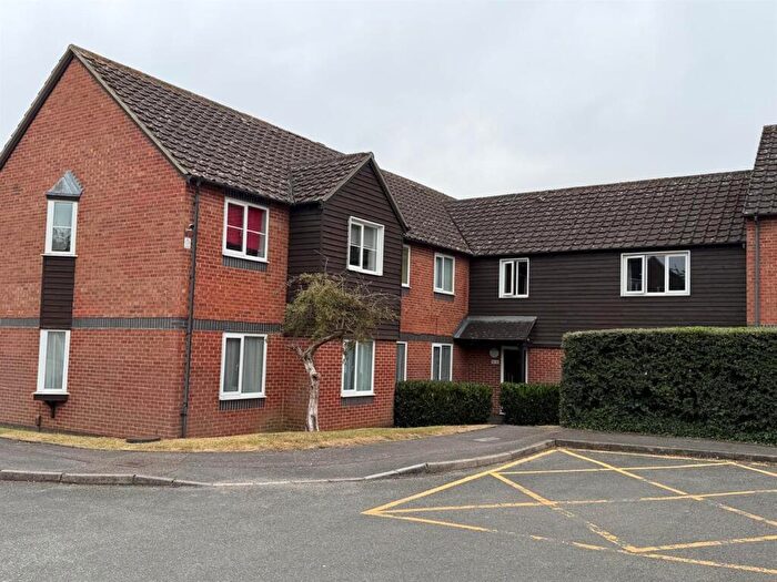 2 Bedroom Apartment To Rent In All Saints Court, Didcot, OX11