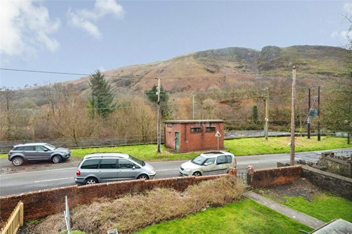 2 Bedroom Flat For Sale In Glanyrafon Road, Ystalyfera, Swansea, Neath Port Talbot, SA9