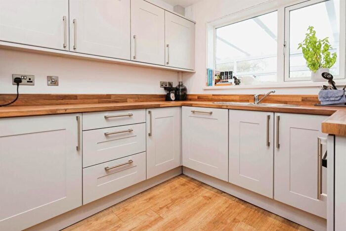 2 Bedroom End Of Terrace House For Sale In Stonehouse Lane, Quinton, Birmingham, B32